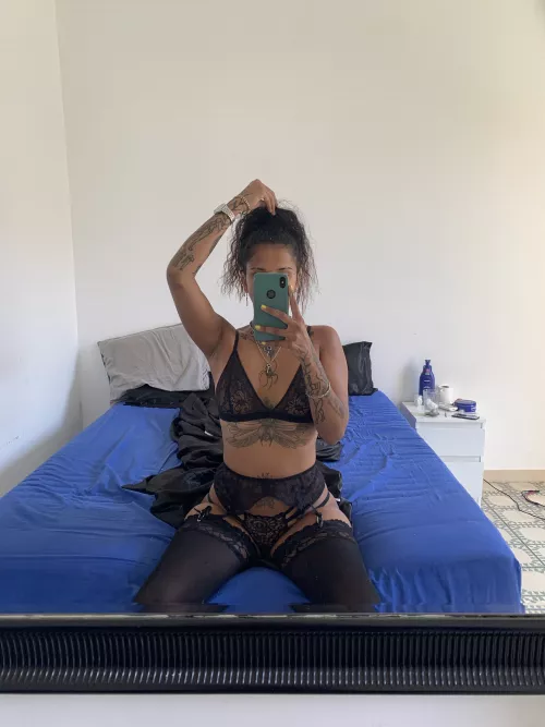 Only interact if you'd fuck me and my GF by Vinandmari