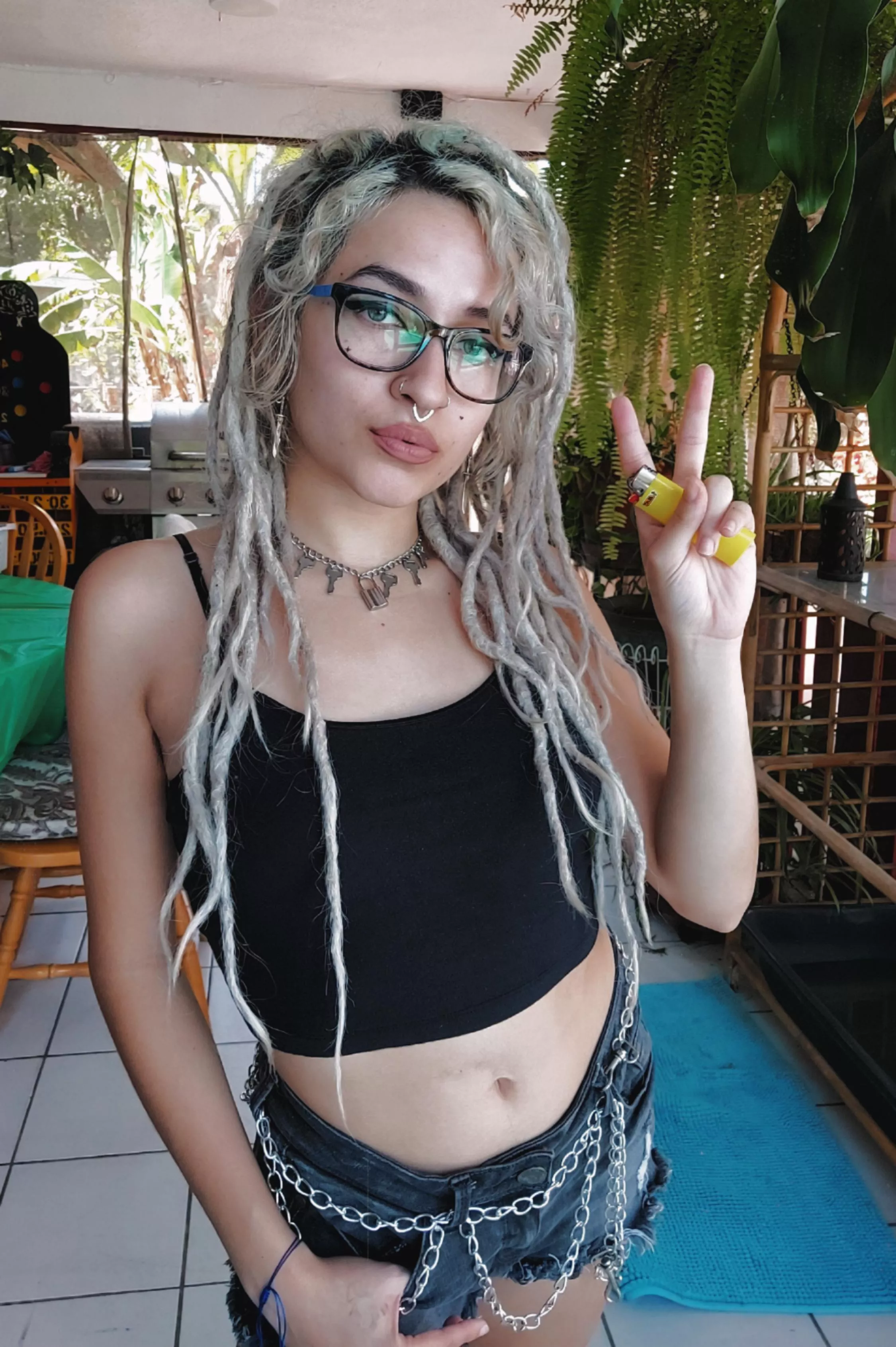 Only like if you would make me cum 👅 posted by deathofvenusx