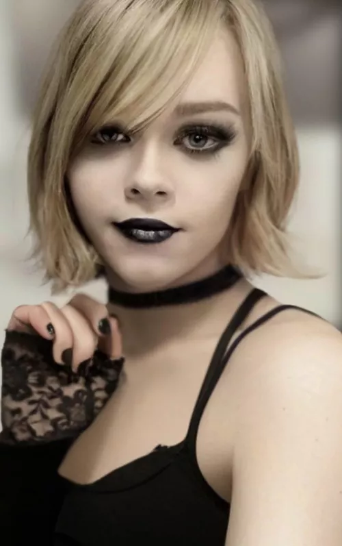 Oops I did it again. I used makeup to make my self look cute☺️🖤 (photo from a few months ago) by Dry-Apple2493