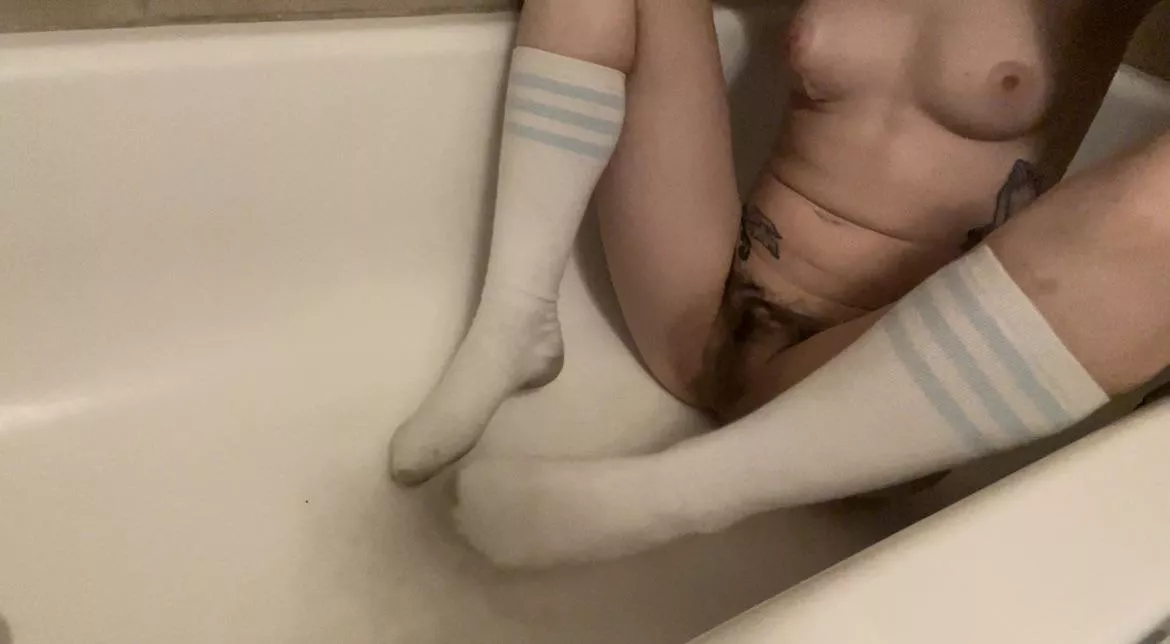 Oops I forgot my panties 🤦‍♀️🤷‍♀️ posted by Snugglebug22