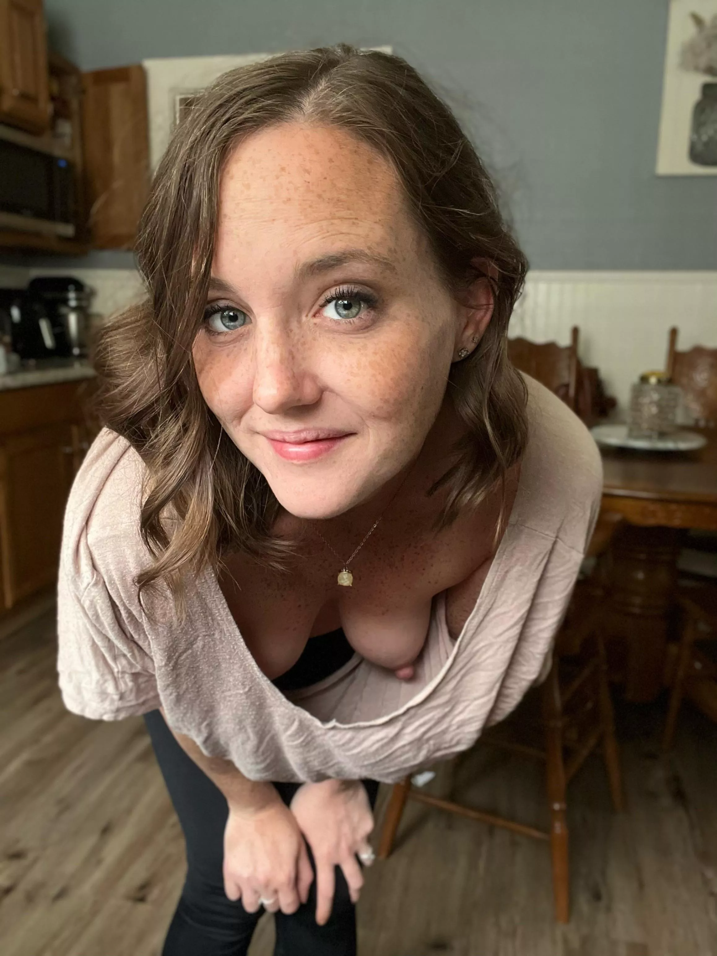 Oops 🫢 posted by Rarity_bee