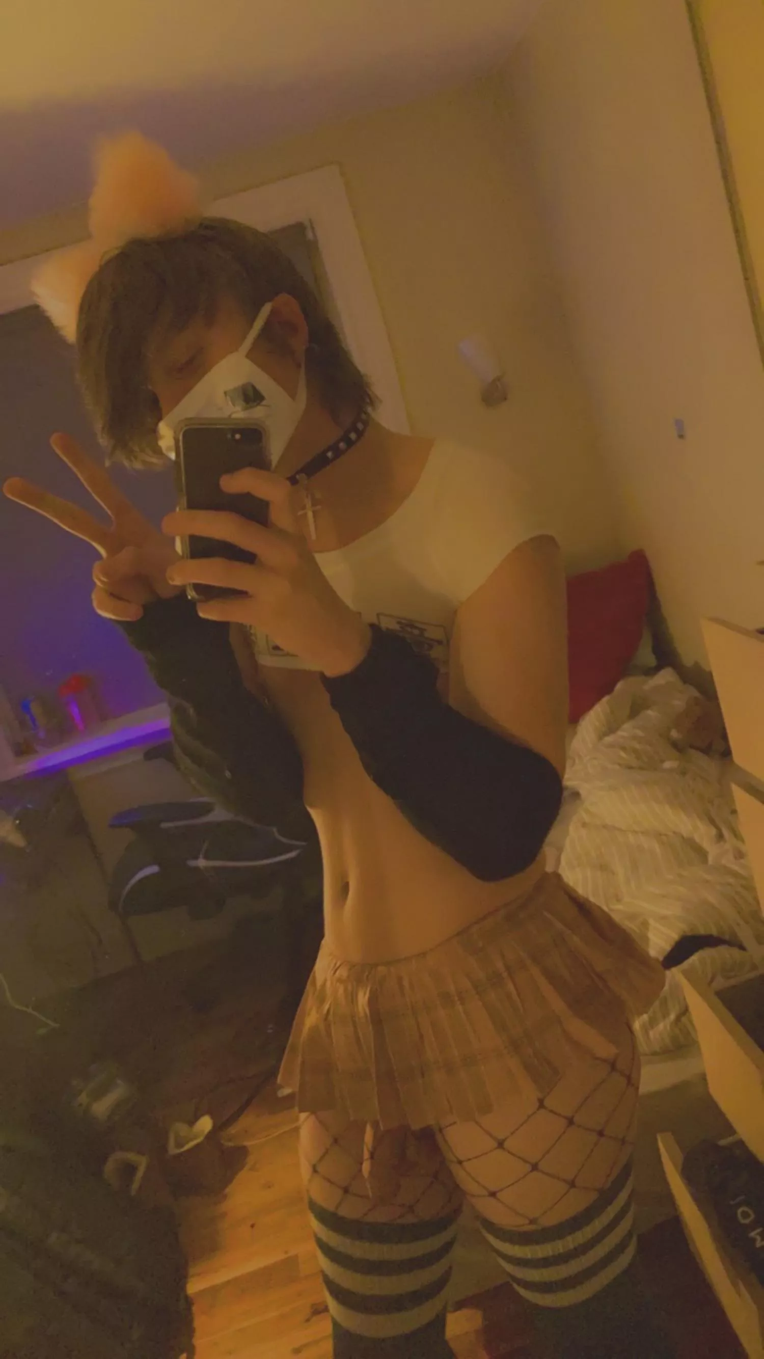 oops something poked out of my skirt >.< posted by smokel_