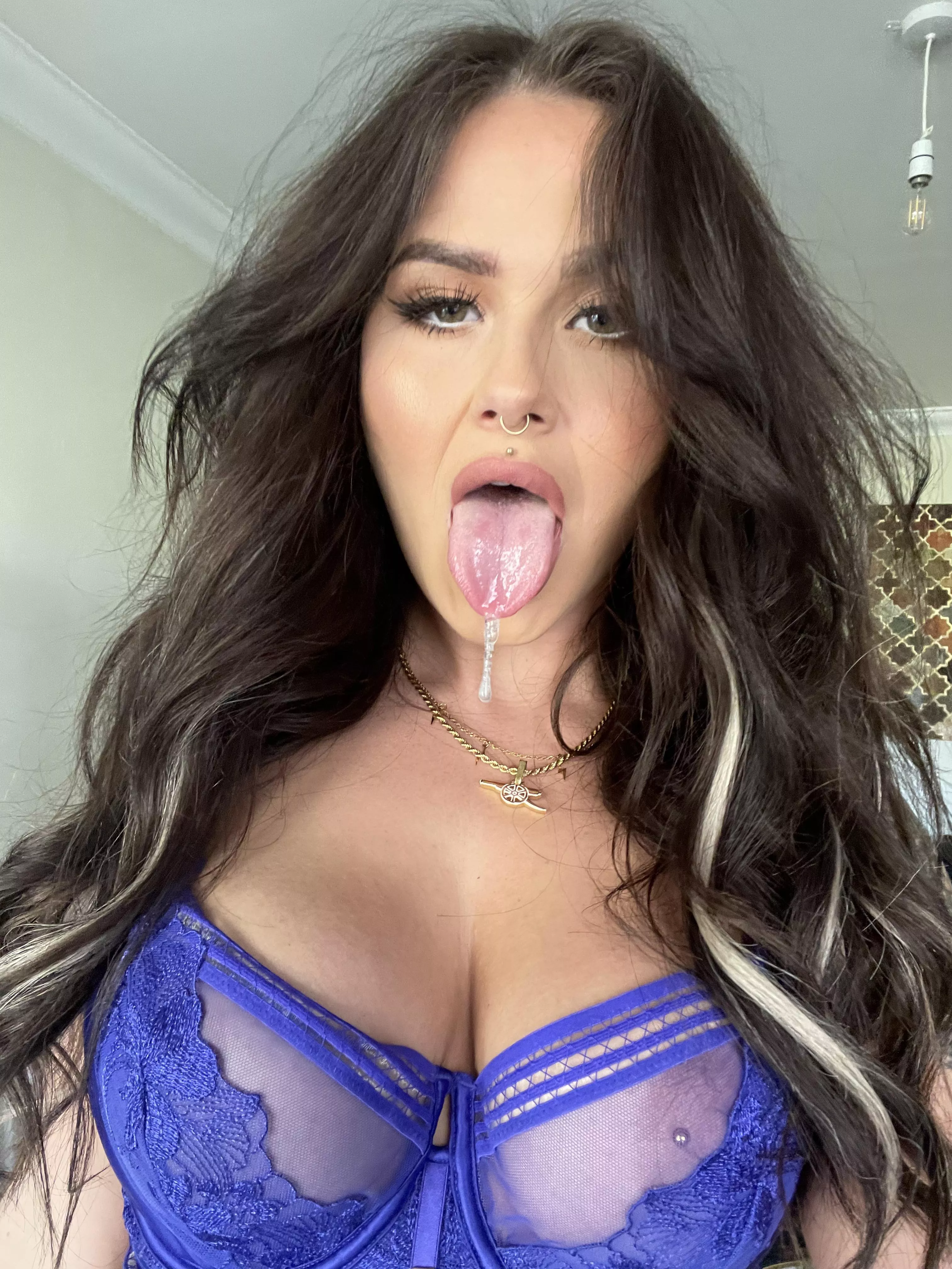 Open up posted by Arabellaamyiah