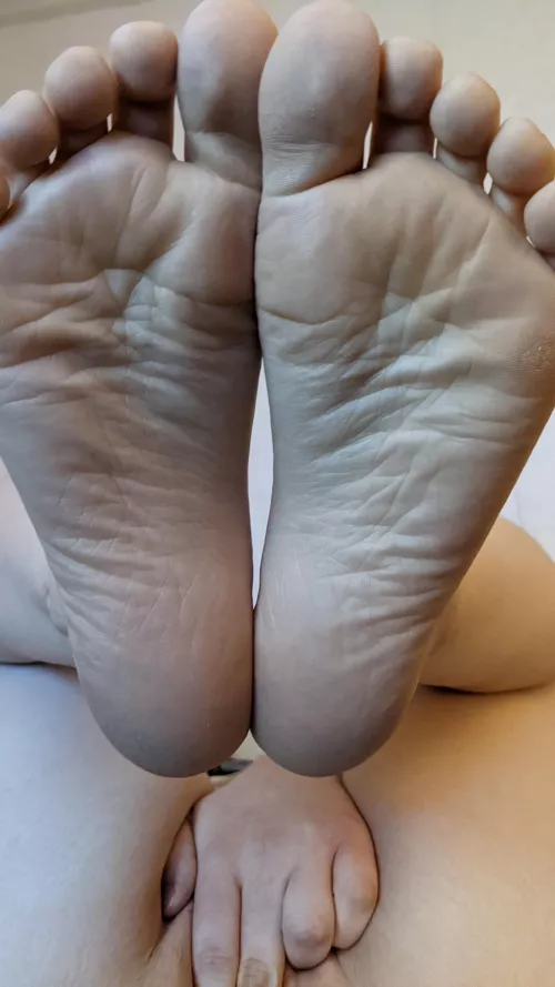 Open your mouth 😈 by cummies00