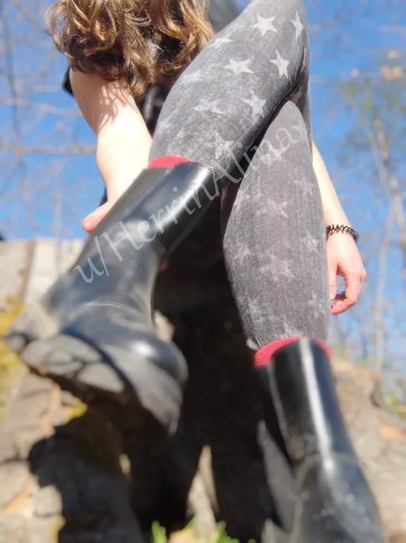 open your mouth. tongue out!! posted by HerrinAlina