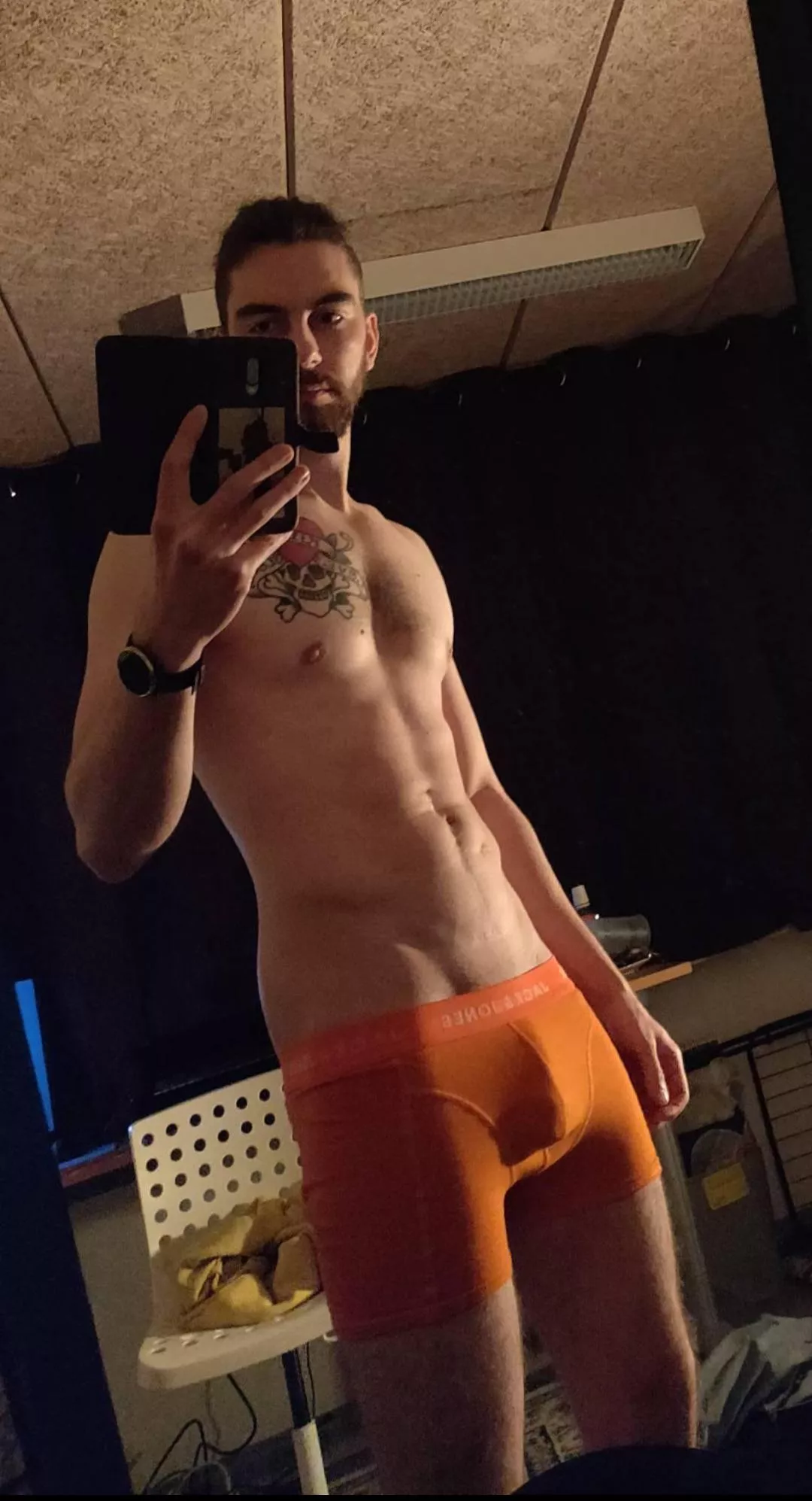 Orange bulge posted by scandinavianguy96