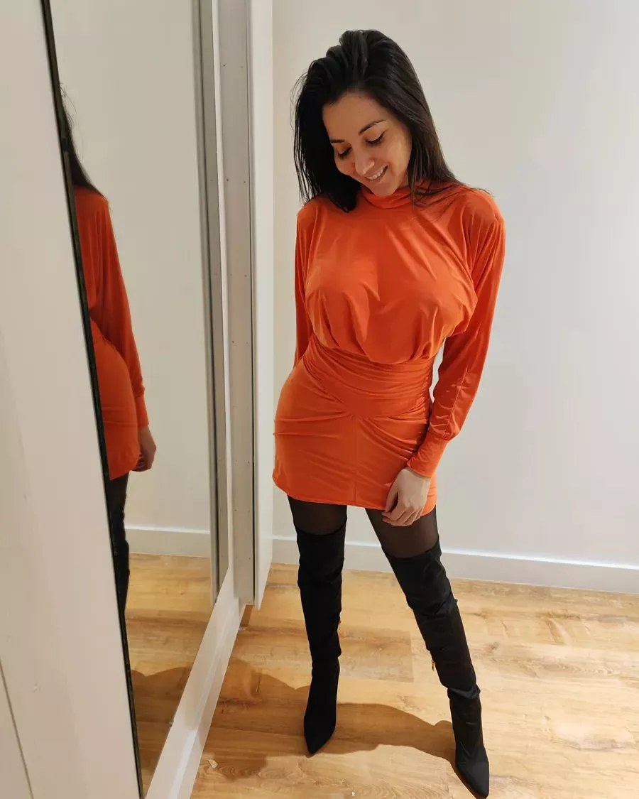 Orange Dress posted by gooningaccount