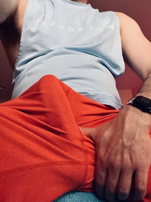 Orange shorts outline by BulgeBroFitz