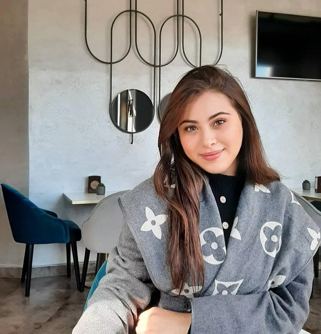 Oumya Madad posted by babyitsmaybelin