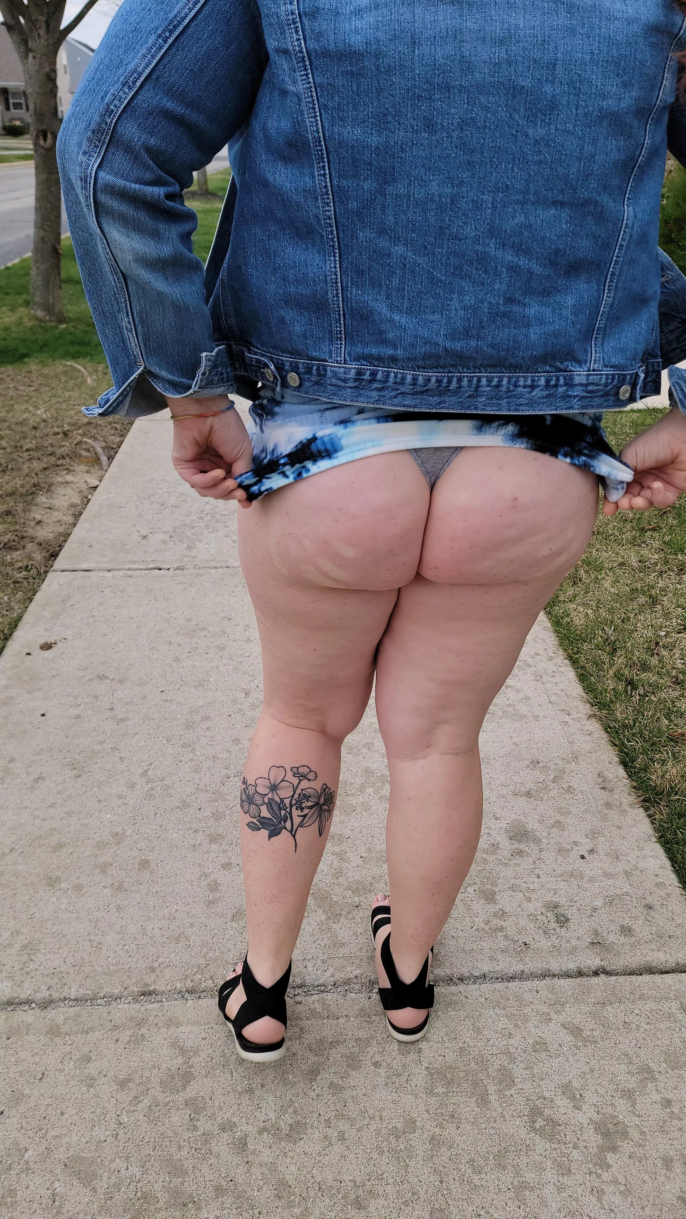 Out for a morning walk, cum join me! posted by ScarlettMilf