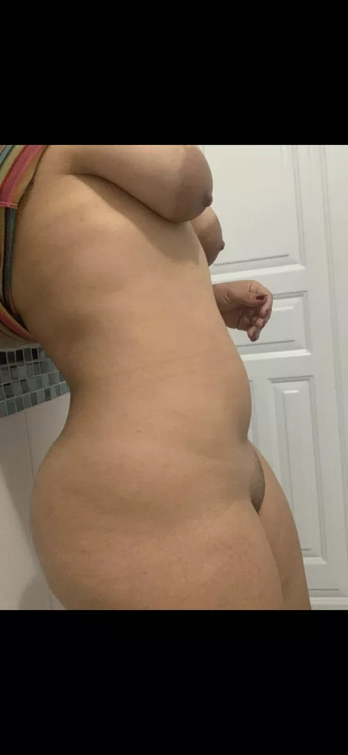 Out of shape but getting more confident with my body by Sunflowerprr