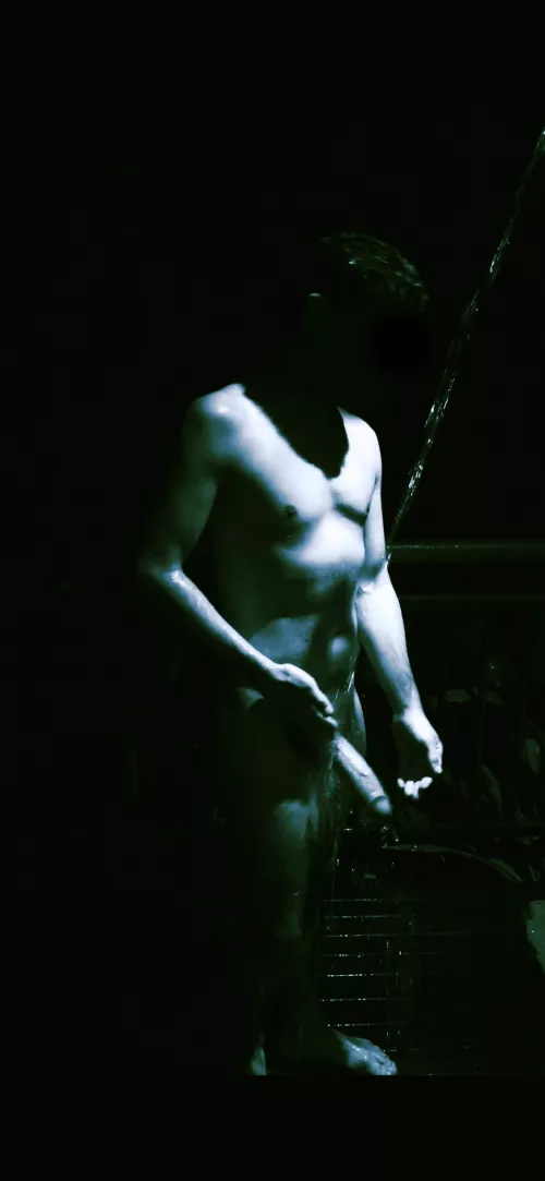 Outdoor shower by moonlight 🚿🌔 by Boboboboc