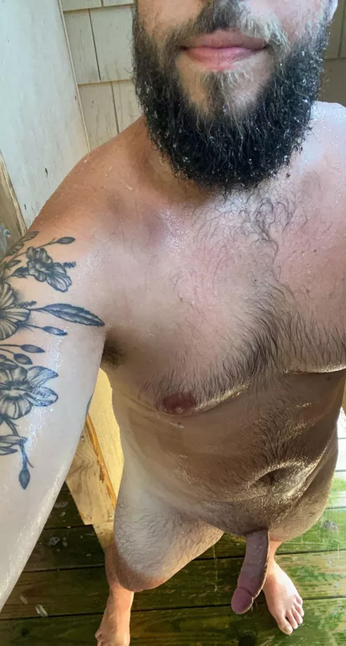 Outdoor shower season is nearly here 🙌🏻 by ac0186