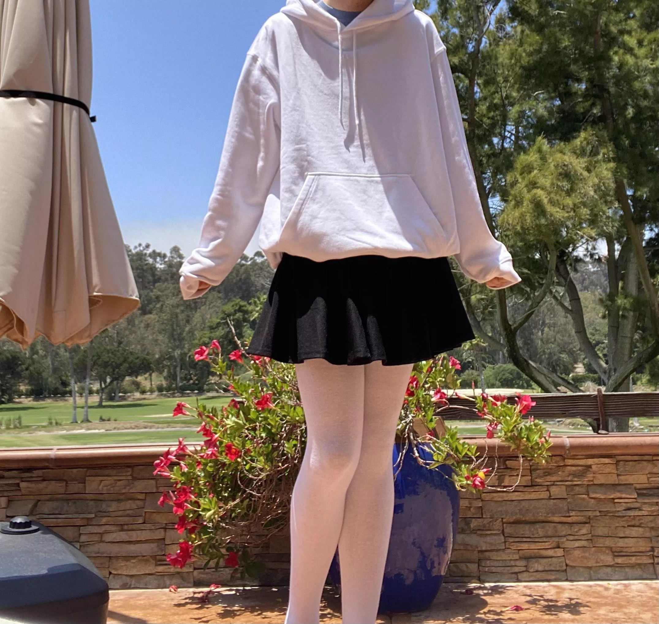 outside pic posted by eggyss4