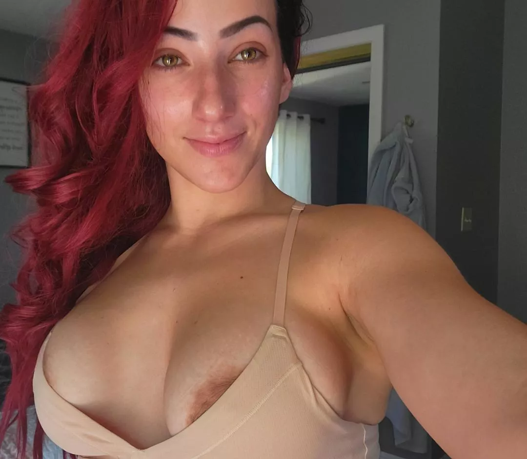 over 30- scientist and mom of 4- just relaxing on my day off...care to help me out posted by daphne_63