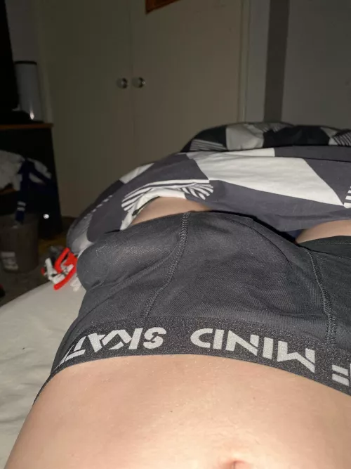 Over hanging by SendMePicsinDms