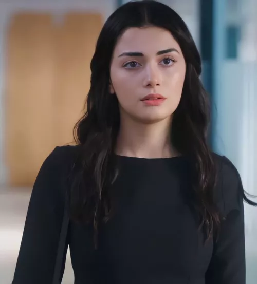 Ozge Yagiz. by FormerFruit