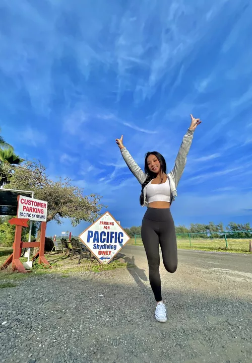 Pacific Skydiving by LayDownYourBurdens