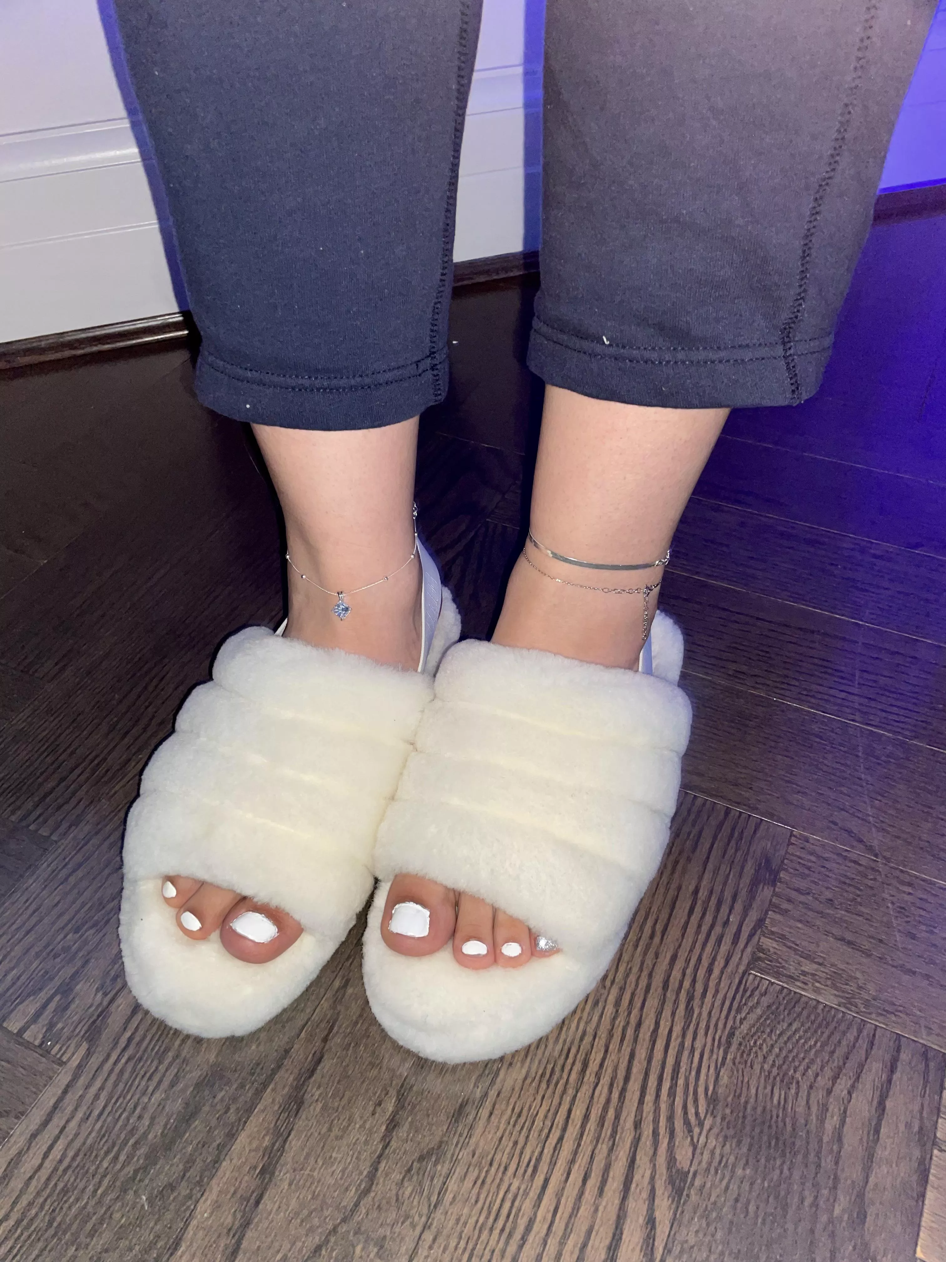 Painted my toes white 😇 posted by biglizardlover88