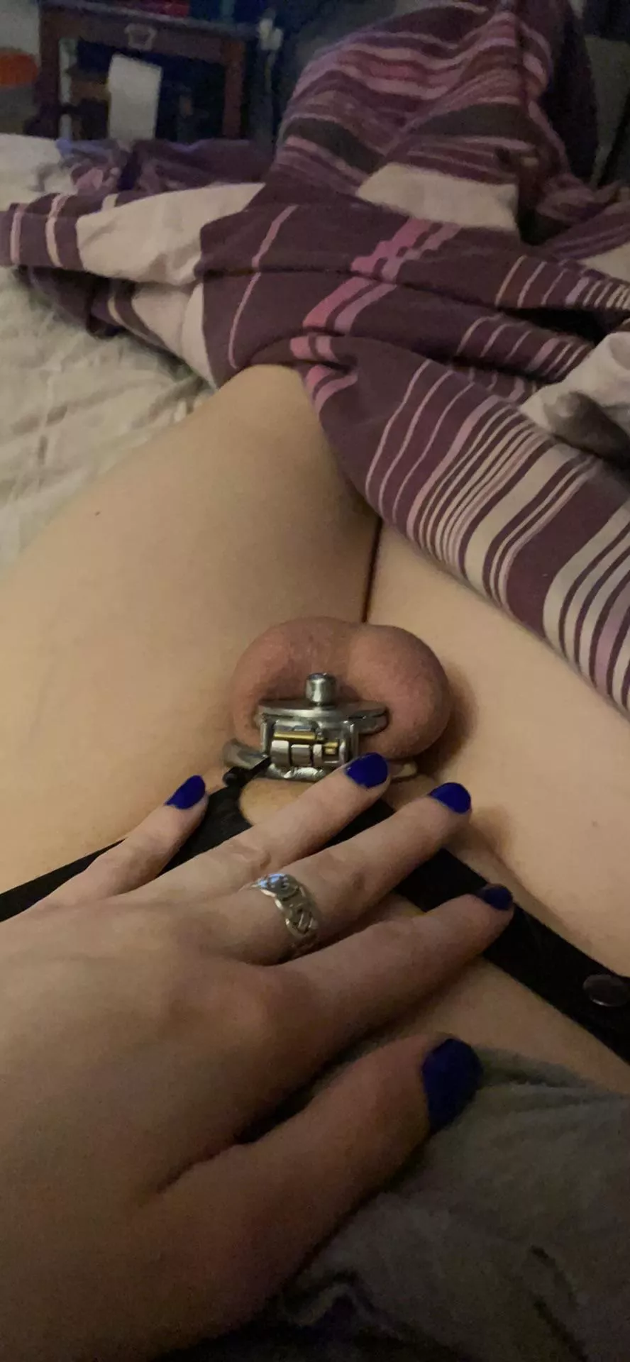 Painted nails and locked clitty 👌 posted by Chrisyyeverlocked