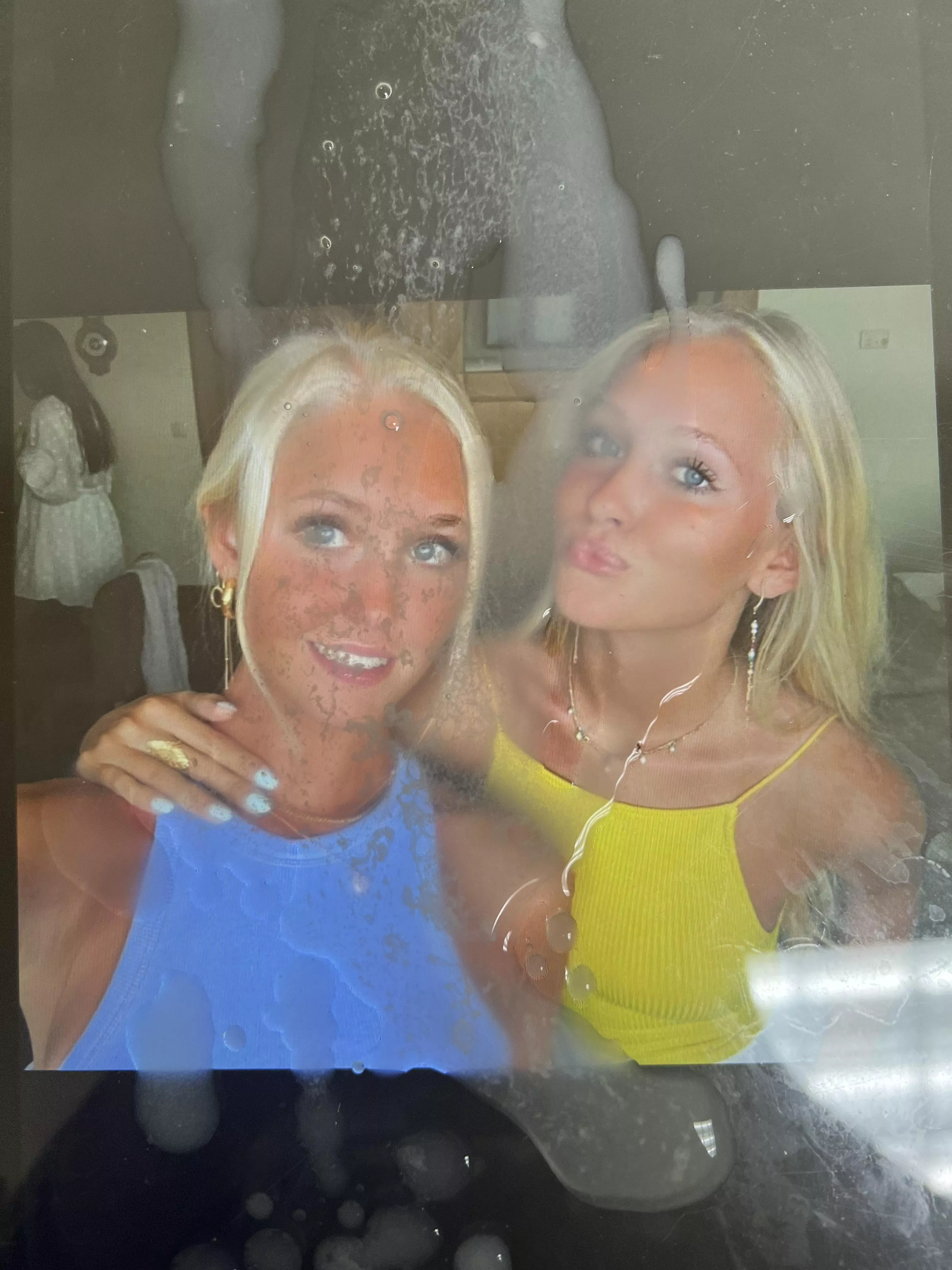 Pair of blondes getting it! posted by merbs88