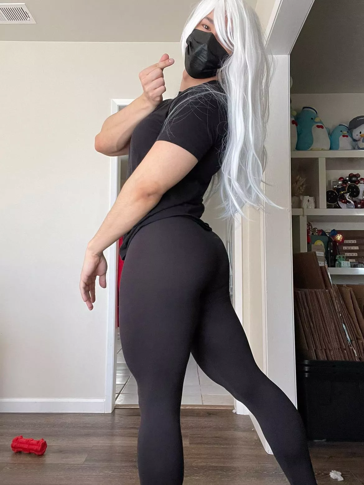 Pants that fit! 🤍🤍 posted by senpoki23