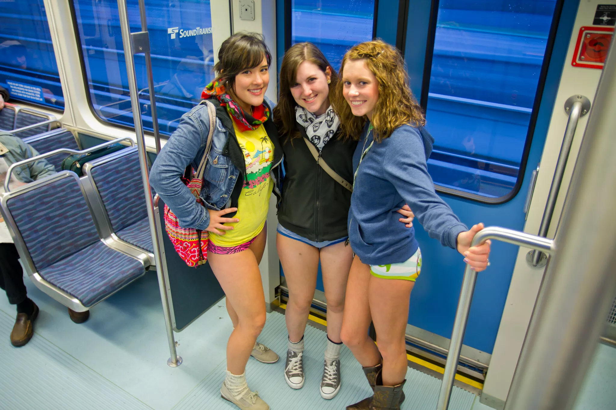 Pantsless subway riders posted by theintdevo