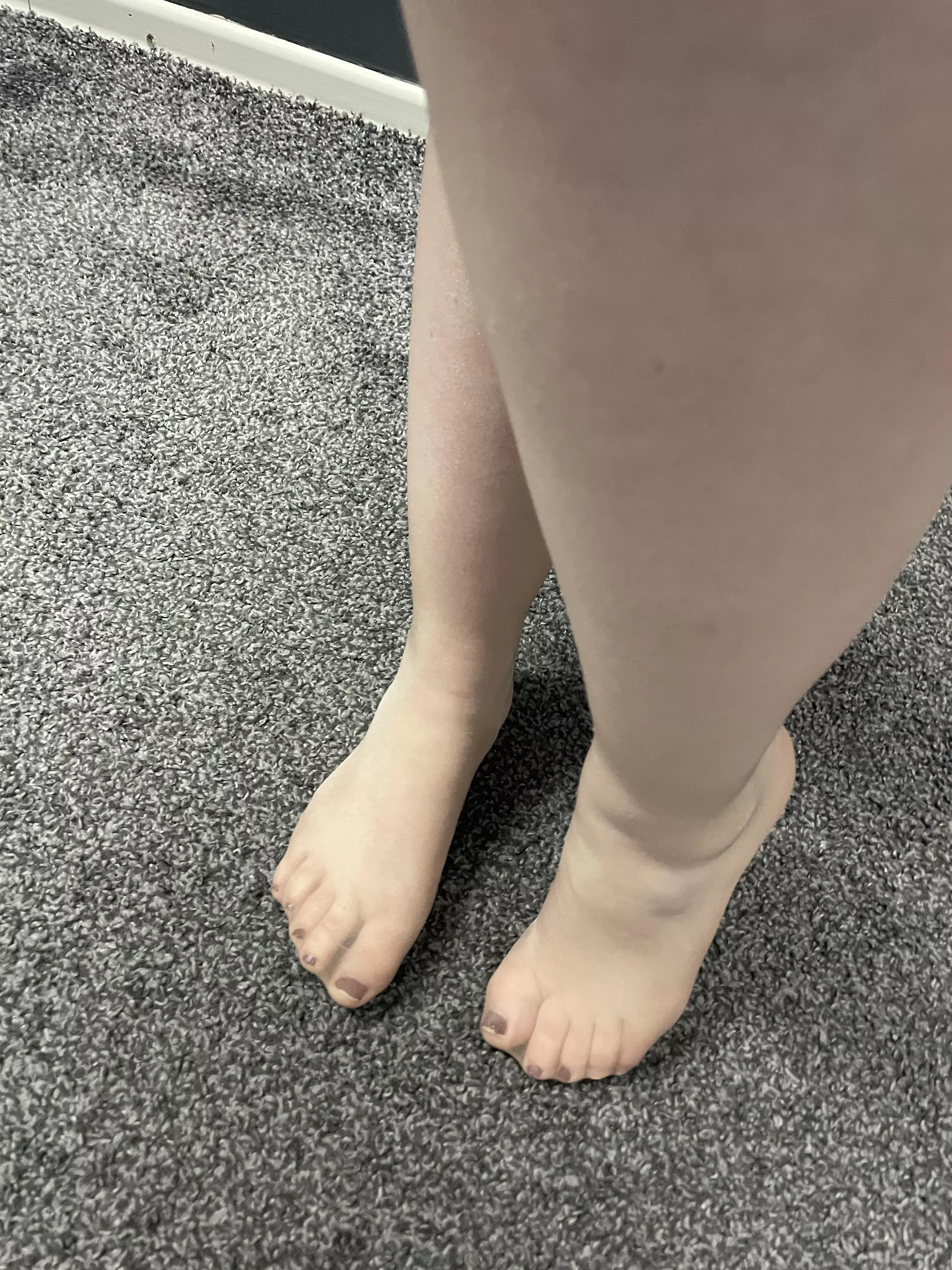 Pantyhosed feet 👣 posted by heeled_valentine