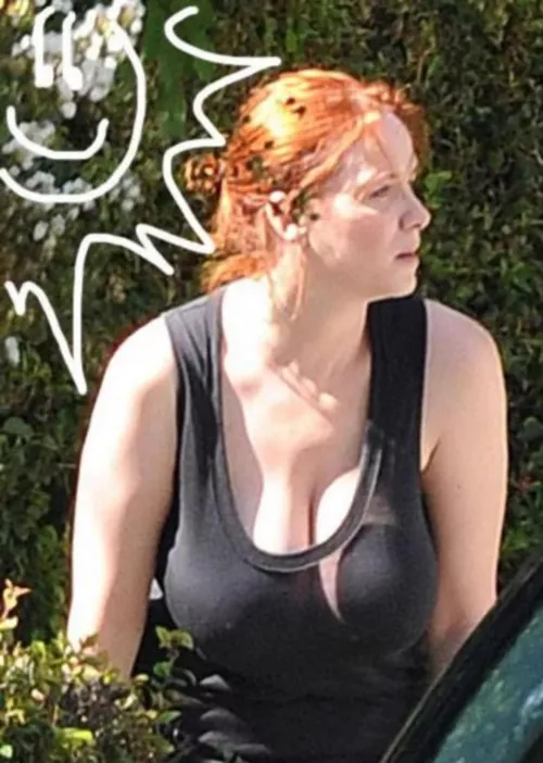 Paparazzi shot of Christina Hendricks by Richie1539