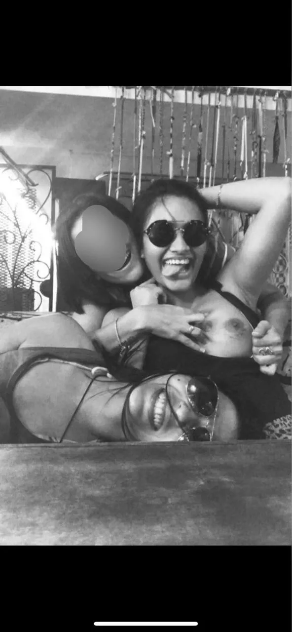 Party girl let her friend whip her tit out posted by Uranus_and_Mars