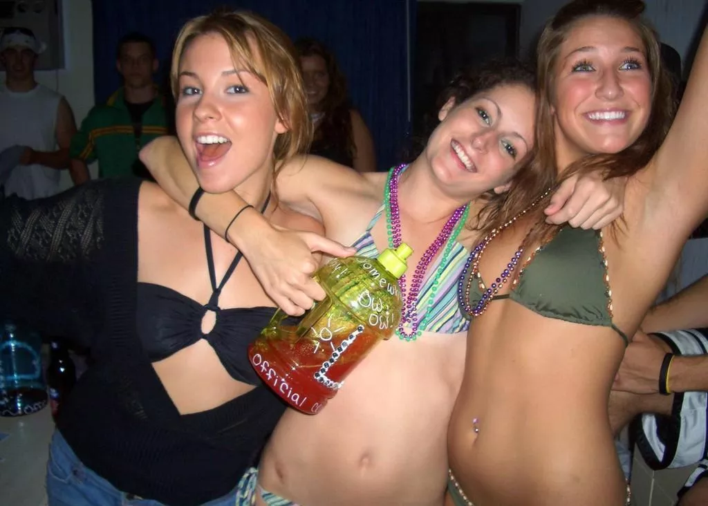 Party girls posted by yachtboyfmk