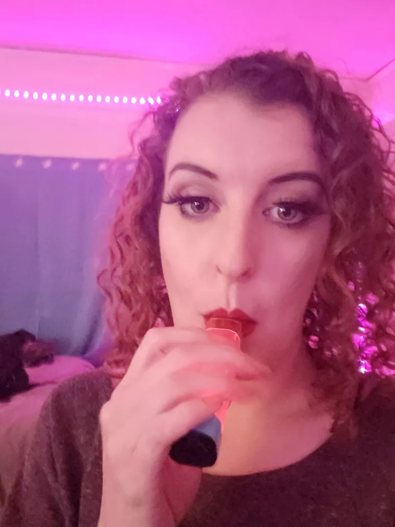 party light vape. ask me for the free video!! posted by edenadoremodeling