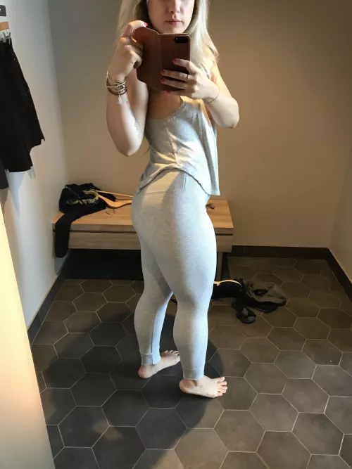 Pawg wife. Trade, chat, jerk kik califreakz100 by kikcouple12345