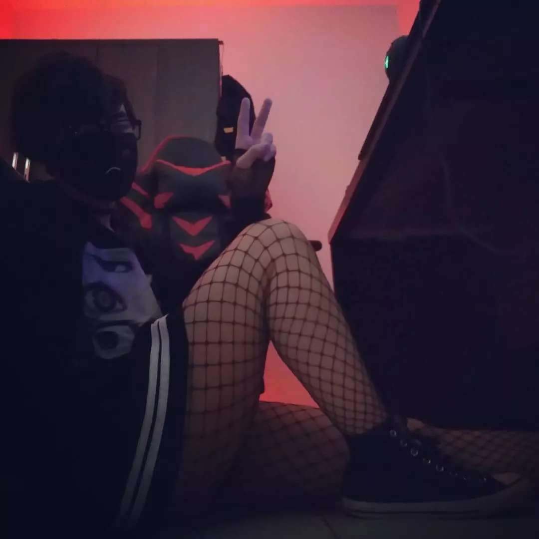 Peace OuO posted by EastMagician