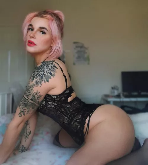 Peachi (@british_peach_x) [instagram] by British_p3ach