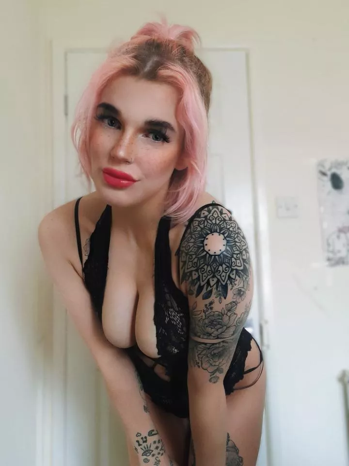 Peachi (@british_peach_x) [instagram] posted by British_p3ach