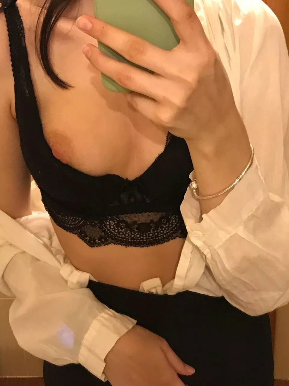 Peak a boob🙈 posted by TinyyKate