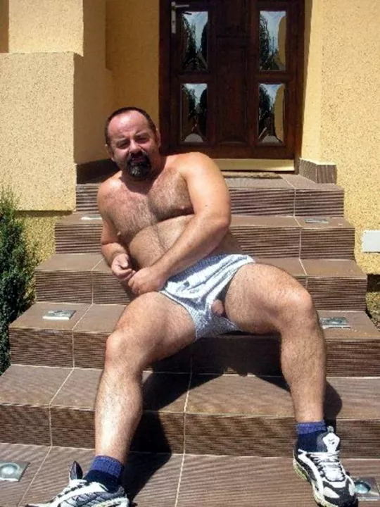 peek posted by peludoporfavor