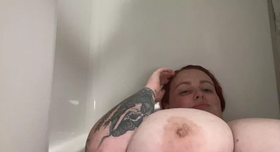 peek a boob by bbwcherrybomb