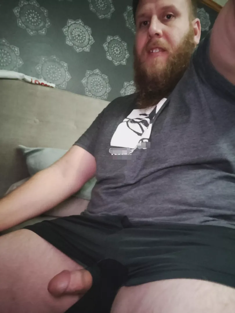 Peek! 🙈😏 posted by beard_tickles_thighs