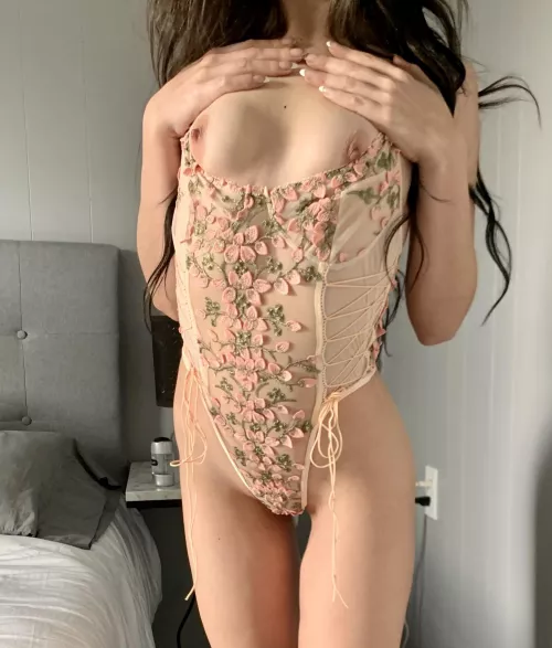 Peeking out by AmberSoleMate