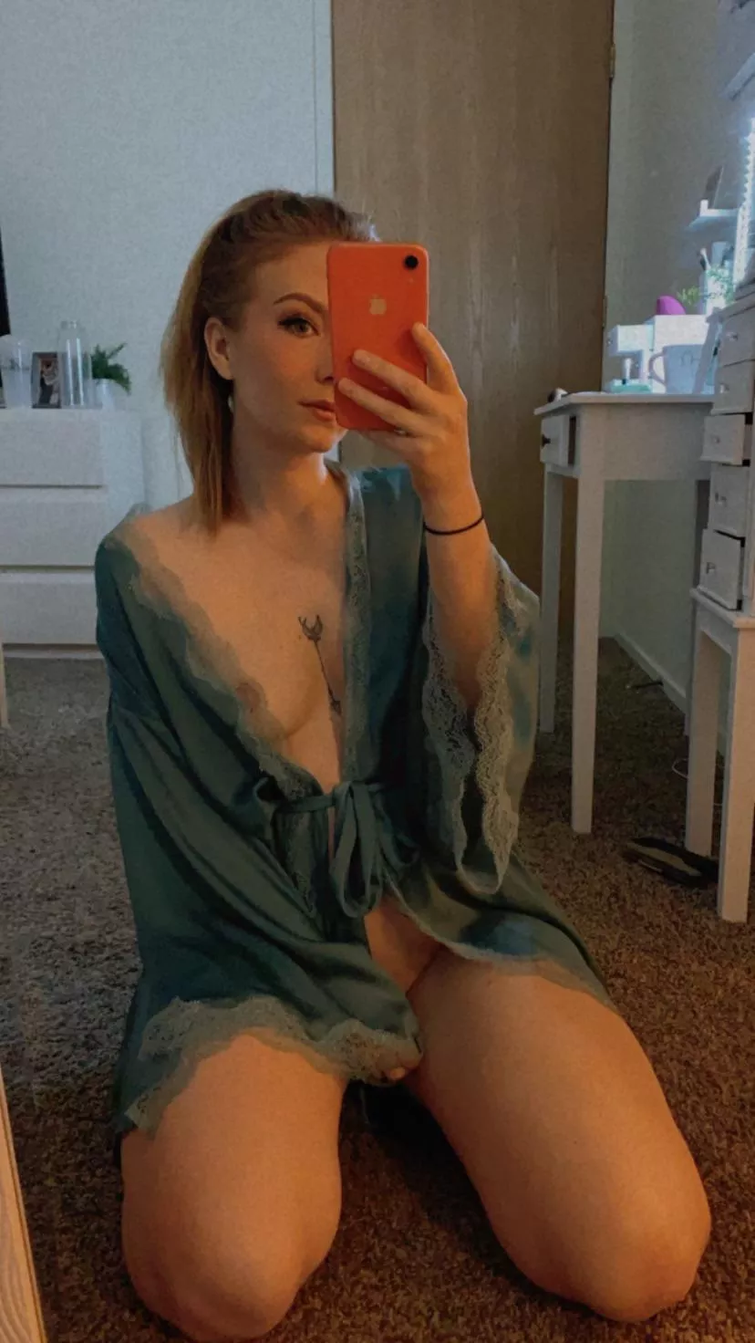 Peep show anyone 😉 posted by Special_T_2345