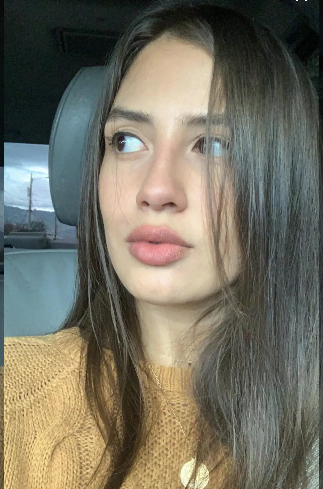 People tell me I have the best dick sucking lips… what do you think? 😏 posted by sophia_gabriela