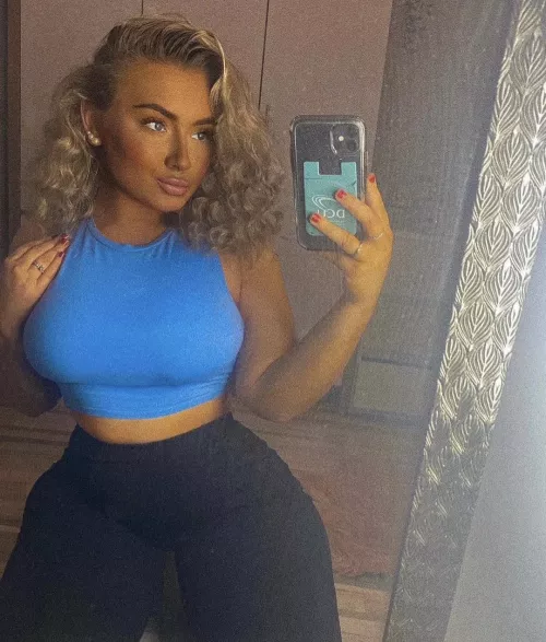 perfect bod 😍 by Excellent_Yogurt_925