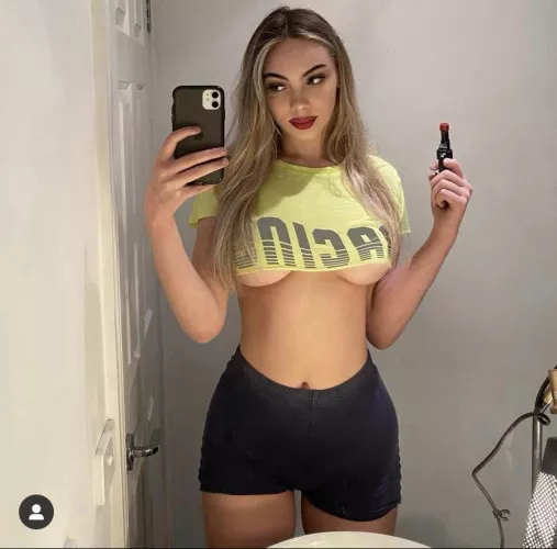 Perfect, should see her from behind as well by burgervan117