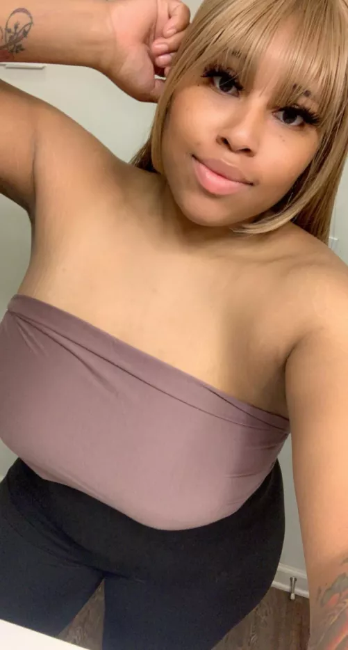 Perky tits and a pretty face by LatinaNinaa