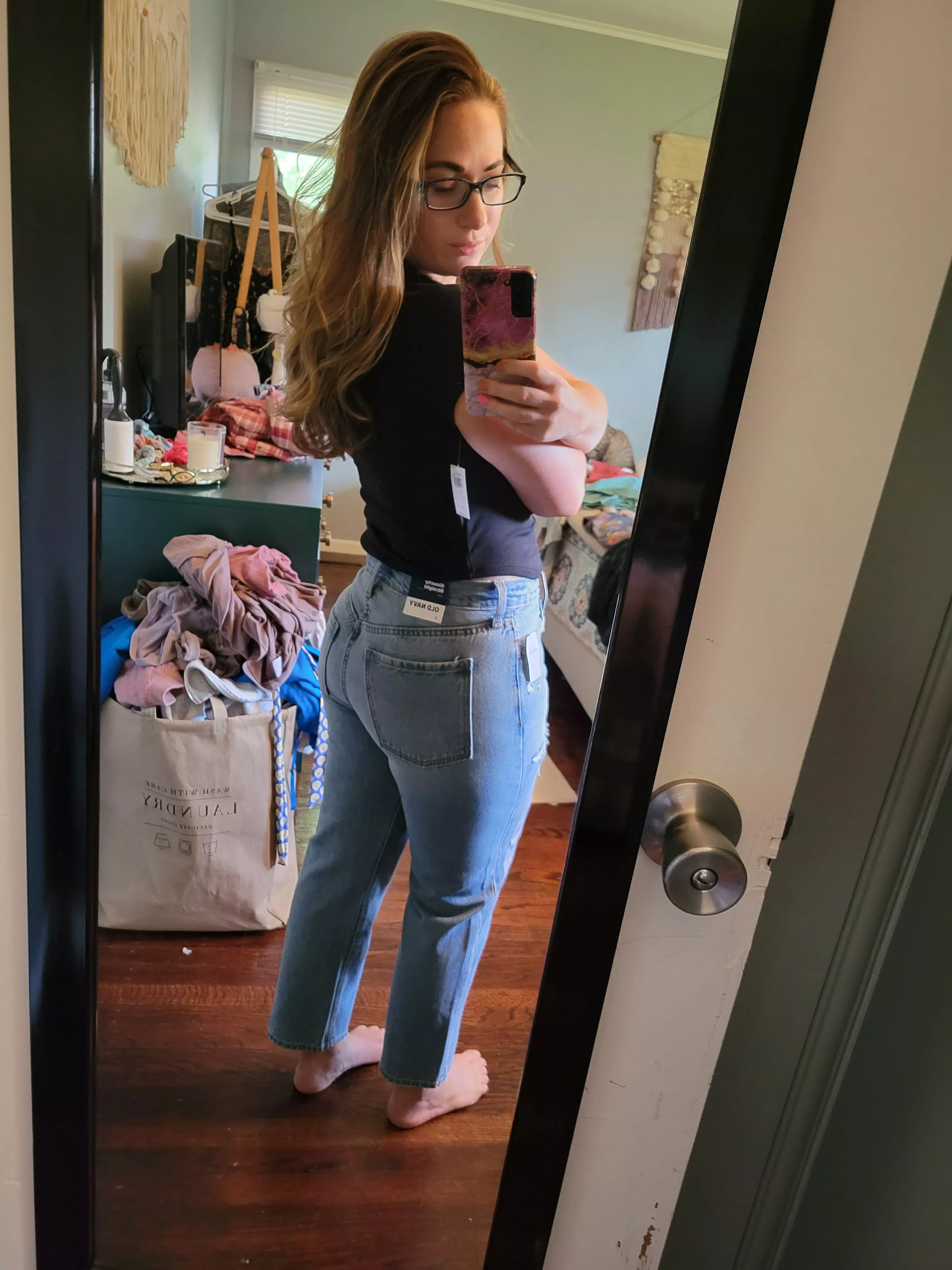 Petite and thicc posted by holladayparty