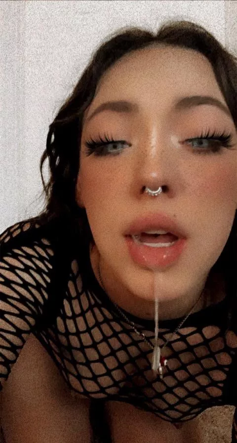 Petite female offering premades, GFE🦋 sex tapes, 🦋head videos, 🦋feet content , 🦋piss fetish, 🦋custom content and more ❤️ no calls sessions or meets sorry 🥰 posted by Tinykakedup