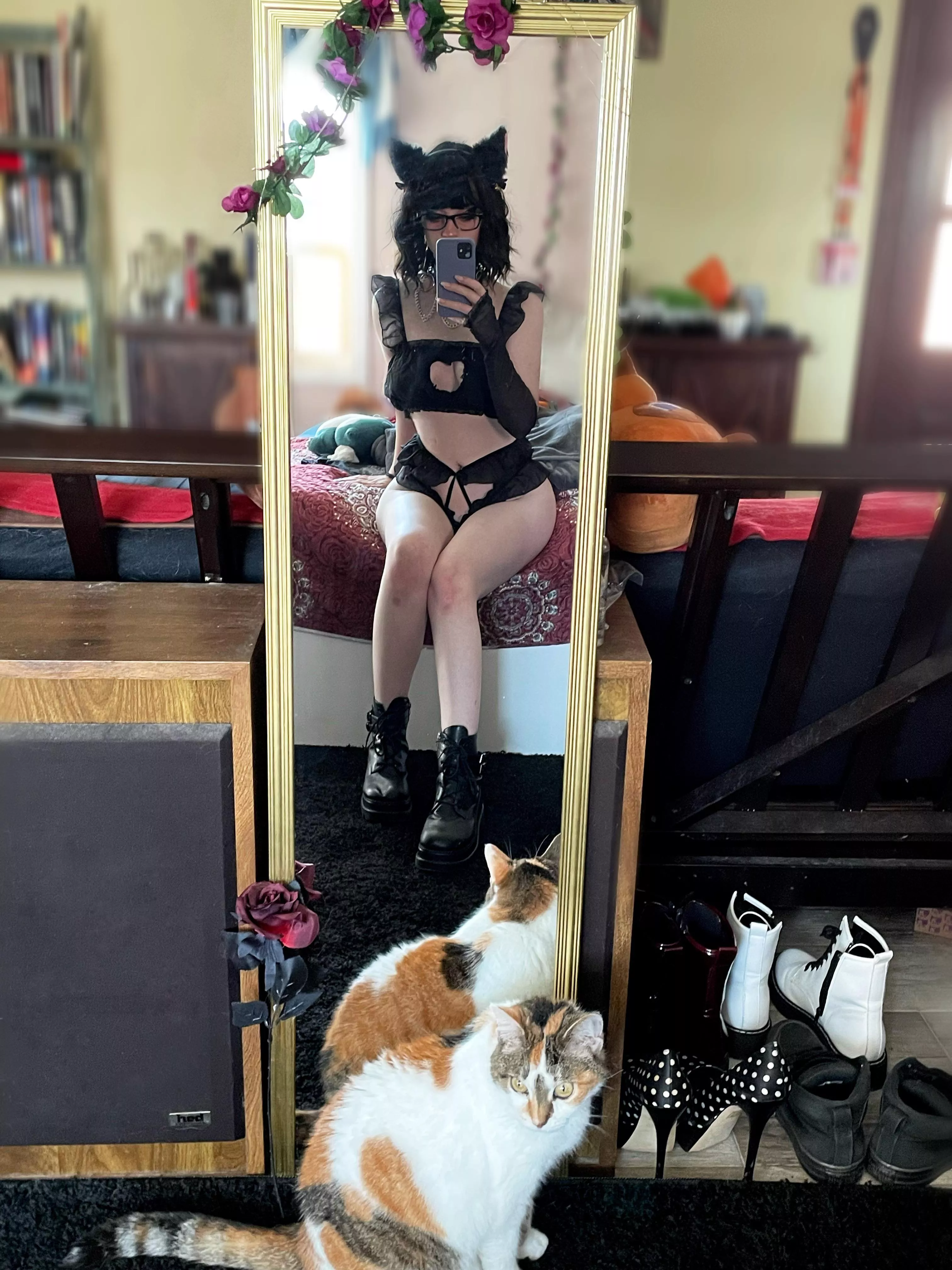 Photobombed posted by moonwhore_ig