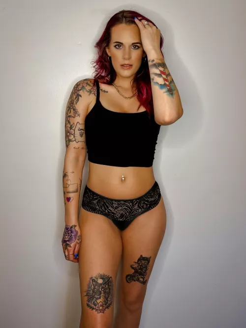 Photo/video everyday, answer all messages. Come play 👅 link in comments! by Reneexreckless